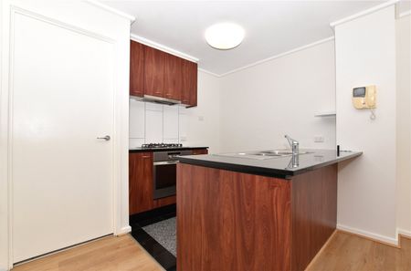 2107/668 Bourke Street - Photo 3