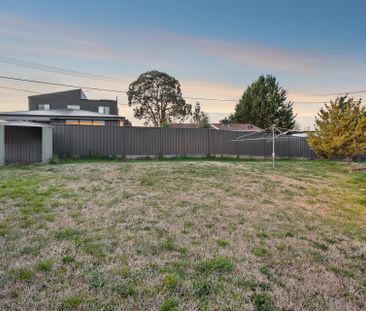 Cul-de-sac Charm in the Heart of Woden - Photo 2