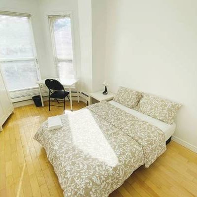 2-Bedroom Apt Available December 1st (Spadina & College) - Photo 3