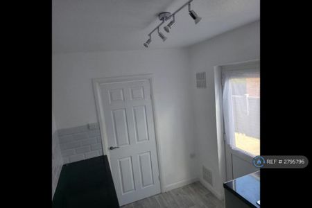 2 bedroom bungalow to rent - Photo 3