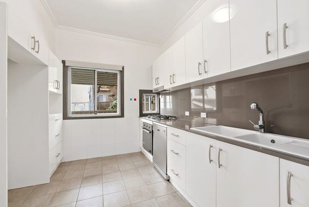 Bright and Spacious Duplex (COPYWRITING IS FROM 9 MOORILLA) - Photo 1