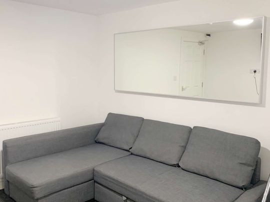 6 Bedroom Student House available in Kensington, Liverpool! Academic Year 23/24 Room 1 - Photo 1