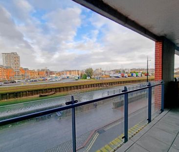 2 bedroom apartment to rent - Photo 4