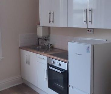 Flat to rent - Photo 2