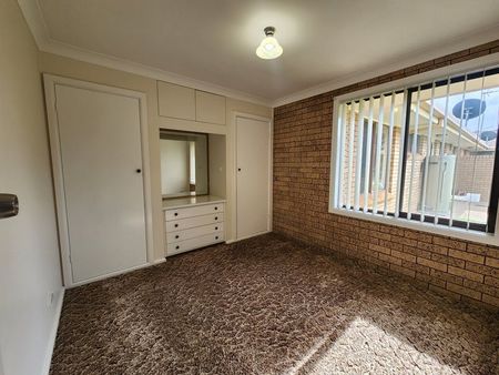 TWO BEDROOM UNIT IN EAST DUBBO - Photo 2