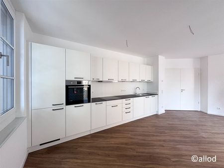Großzügig Wohnen - 3-Zi.-Wohnung mit außergewöhnlichem Grundriss und repräsentativem Rundbalkon - Foto 4
