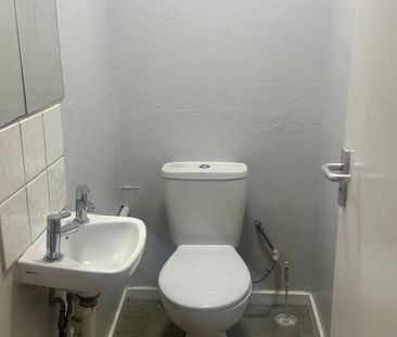 NETHERFIELD - ROOM RENTAL - Photo 3