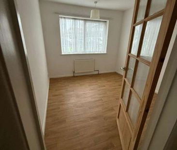 Conegar Court, Slough, SL1 - Photo 2