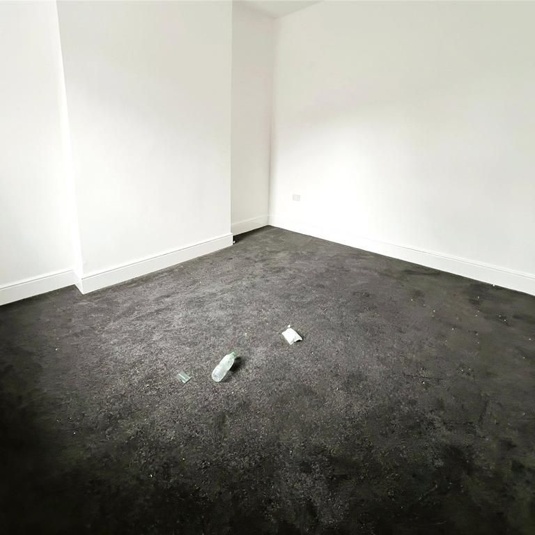 4 bedroom terraced house to rent - Photo 1