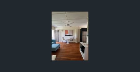 Cosy Furnished 2-Bedroom Unit Opposite Beautiful Burleigh Heads Beach - Photo 5