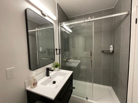 For Lease - 674 Manning Avenue Unit# Unit #3 Second floor, Toronto, Ontario - Photo 4