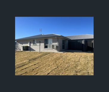 Stunning Rental House in Moore Creek: A Peaceful Retreat with Moder... - Photo 4