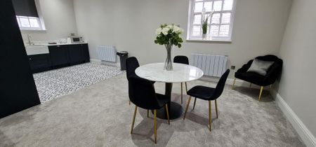 2 bedroom flat to rent - Photo 2