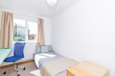 5 bedroom detached house to rent - Photo 5