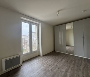 Location Appartement 2 pièces 43m² ORLEANS 45000 - Photo 2