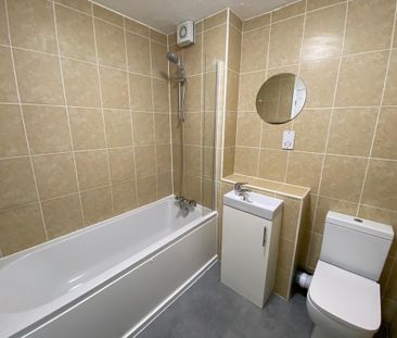 Gresley Lodge, Royston - Photo 4