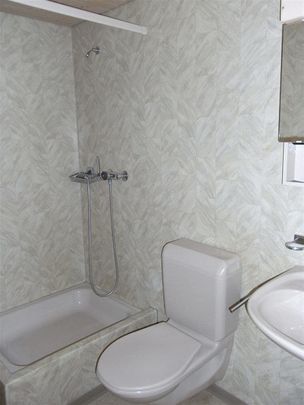 attraktive 2.5 Zimmer-Maisonettewohnung unmittelbar bei ÖV und Einkauf - Photo 1