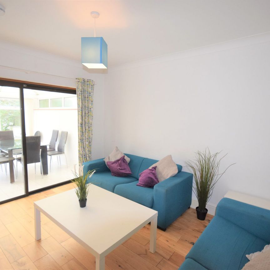 7 Bed Student Property - close to UWE - Photo 1