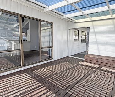 RANDWICK PARK - 3Brm + Rec room + Office + Covered Deck/BBQ area - Photo 3