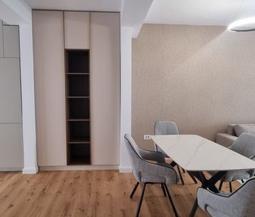 Apart 3 camere 98 mp +51 mp de terasa/ Prima inchiriere/2 bai/ Et 5/5/ - Fotografie 1