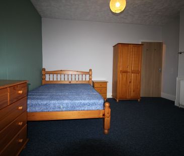 5 Bed Semi-Detached House, Harrison Road, SO17 - Photo 6