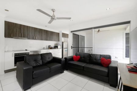 Low maintenance living modern home. - Photo 4