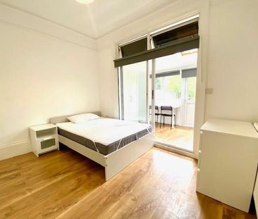1 bedroom in a house share to rent - Photo 3