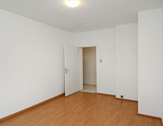 Helle City-Wohnung mit Balkon, Tageslichtbad und Wohnküche - Photo 1