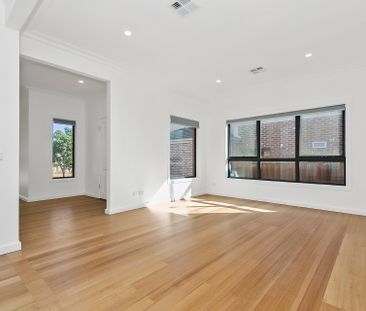 13 Deakin Street, Mitcham - Photo 5