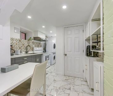 144 Evelyn Crescent #Basement - Photo 1