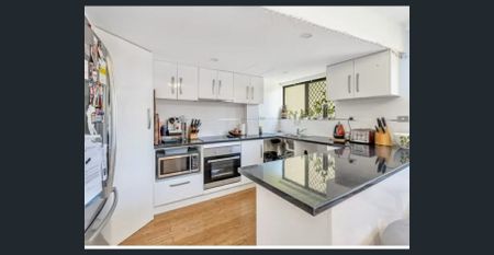 LOACATION LOCATION !!! - Photo 5