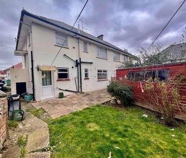 Clifton Road, UB6 - Photo 2