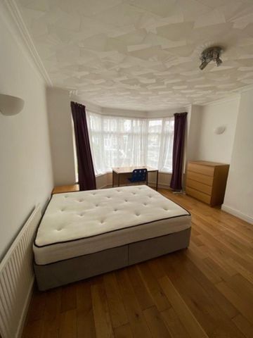 5 bedroom end of terrace house to rent - Photo 5