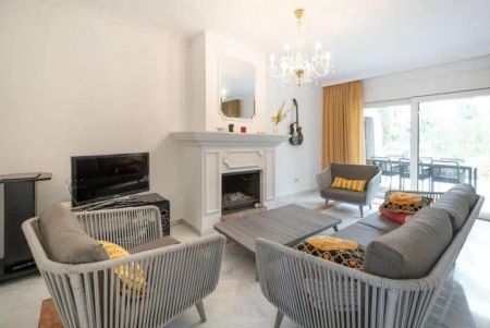 Alquiler de chalet adosado en Bulevar Príncipe Alfonso de Hohenlohe - Photo 4