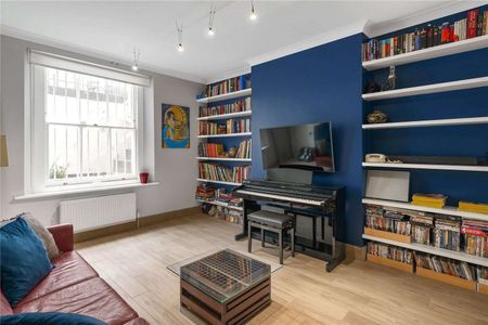 A 'key' Grade II listed part stucco fronted house, located just off Onslow Gardens. - Photo 3