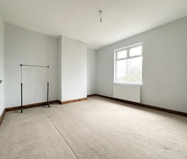 4 bedroom semi-detached house to rent - Photo 6