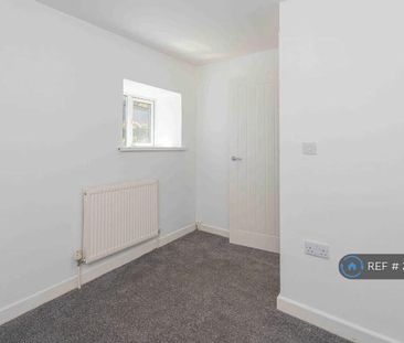 3 bedroom end of terrace house to rent - Photo 5