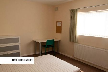 4 bedroom semi-detached house to rent - Photo 4