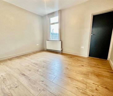 4 bedroom terraced house to rent - Photo 6