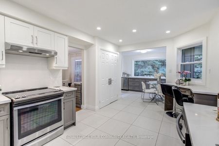 For Lease - 161 Heathwood Heights Drive, Aurora, Ontario - Photo 5