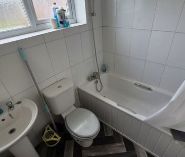 1 bed House Share - To Let - Photo 5