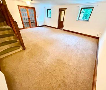 Brook Cottage, Ty Canol, NP44 - Photo 5