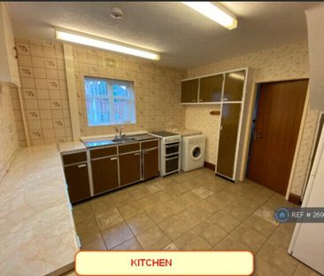 3 bedroom end of terrace house to rent - Photo 1