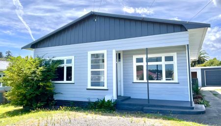 4 Bedroom Spacious Central Living - Photo 5