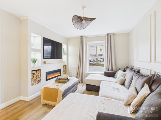 4 Bedroom Semi-Detached House - Photo 1