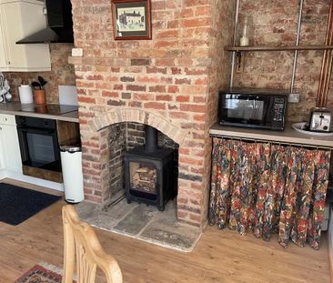 2 bedroom maisonette to rent - Photo 4