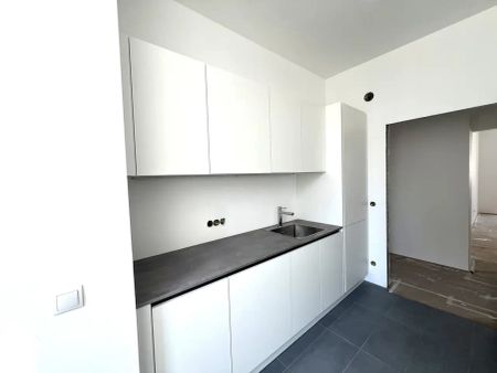 Erstbezug nach Generalsanierung: Großzügige ruhige 2-Zimmer-Wohnung - Foto 3