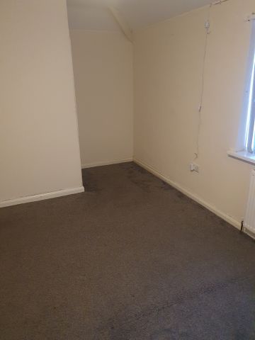 3 Bed Semi-Detached House, Upton Road, B33 - Photo 5