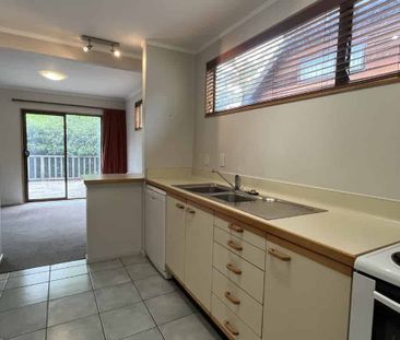 Three Bedrooms, Ngaio - Photo 5