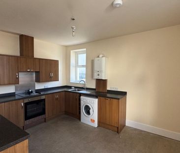 4 bedroom flat to let - Photo 3